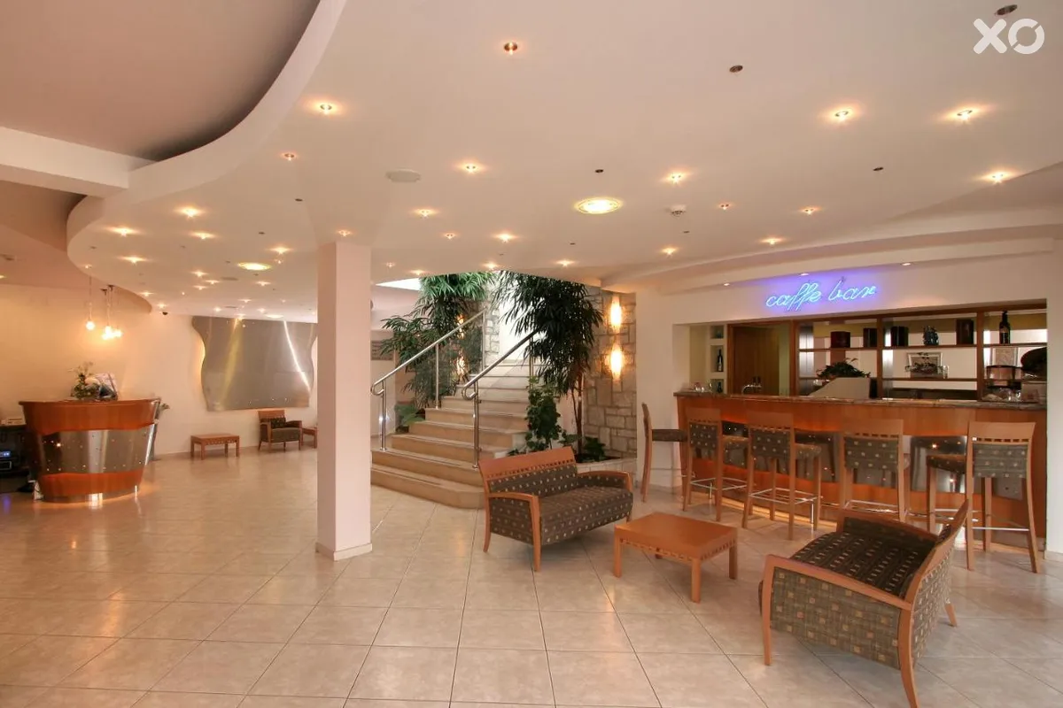Flores Hotel