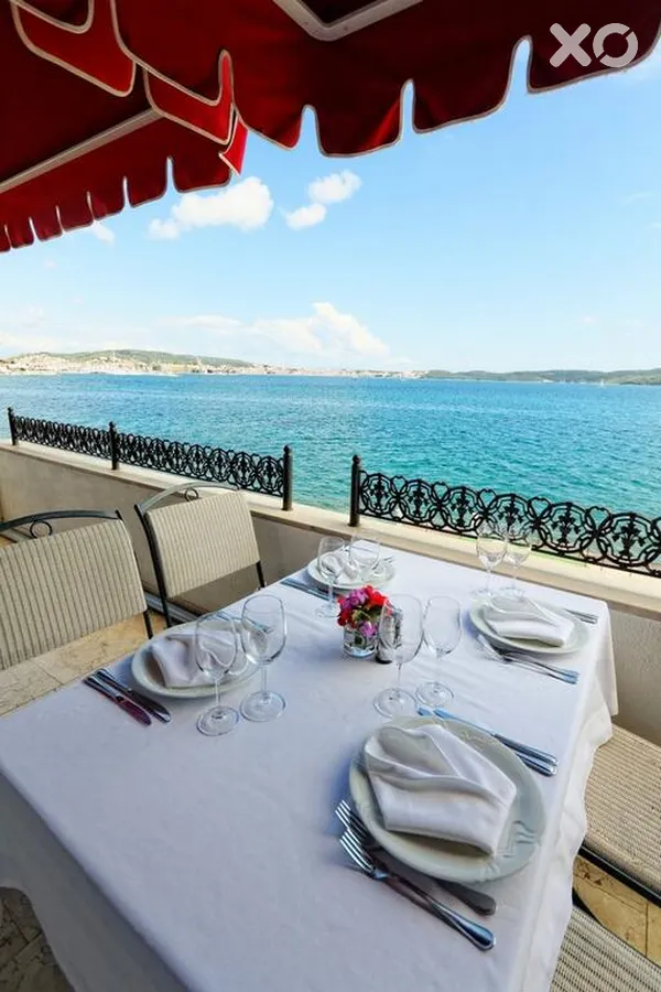 Val Hotel