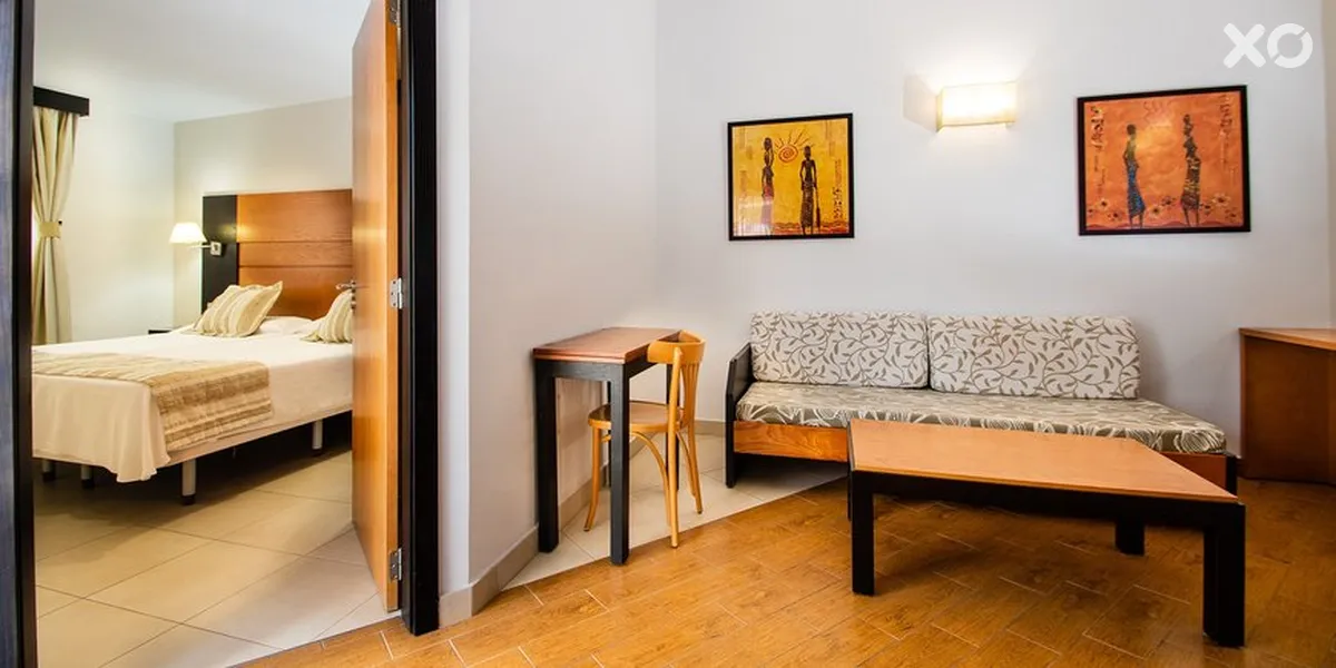 HL Miraflor Suites Hotel