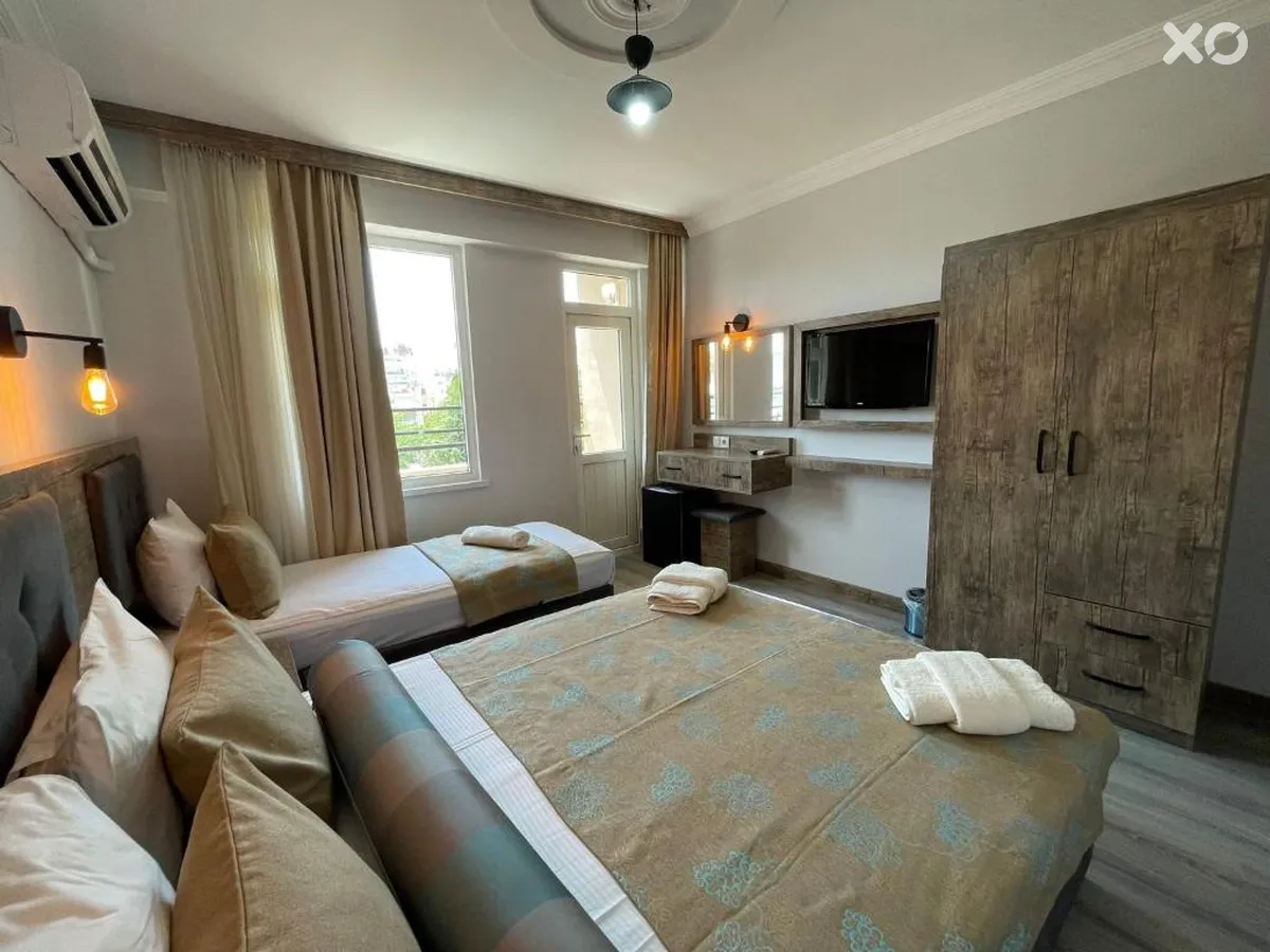 Seven City Hotel