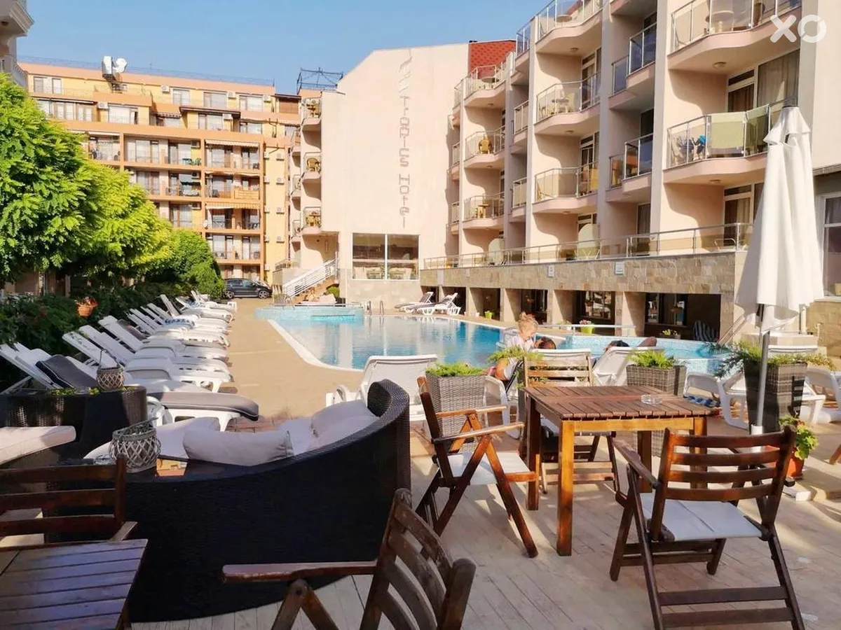 Tropics Hotel