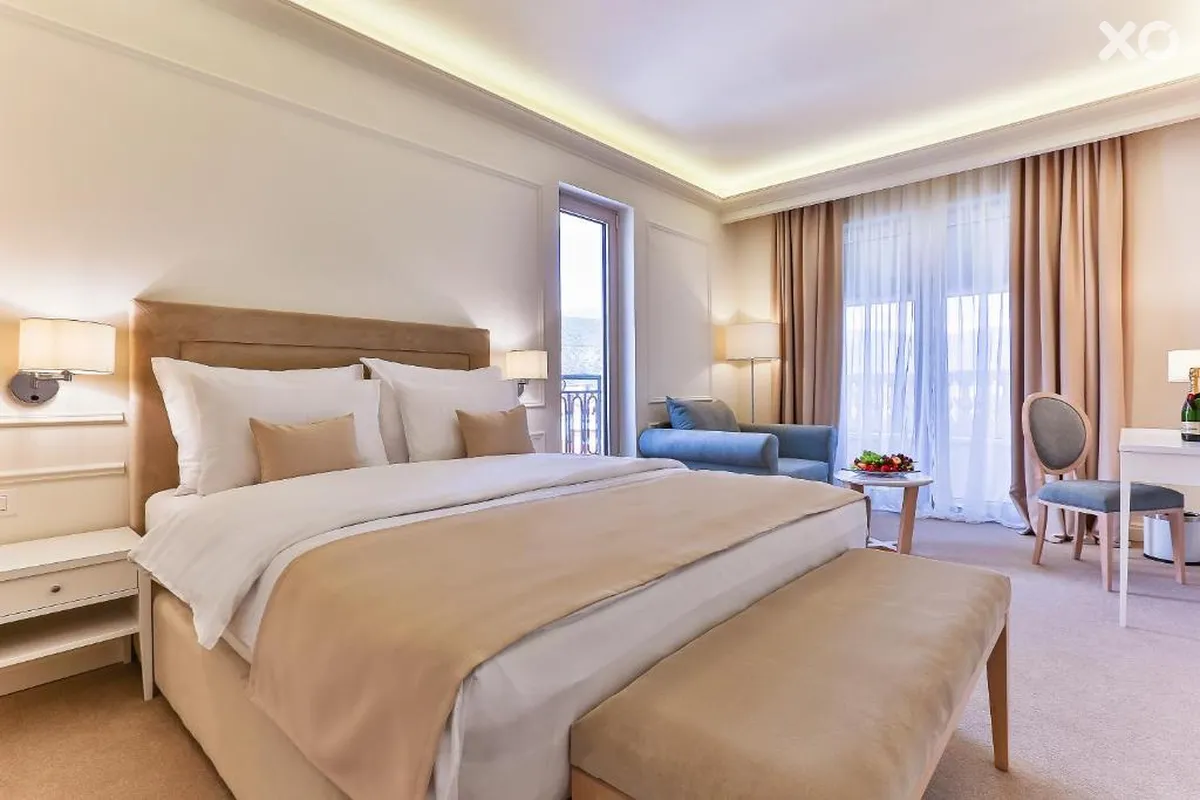 Crown Hotel
