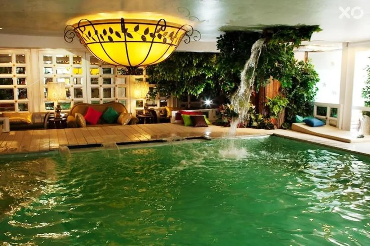 Diamond City Hotel