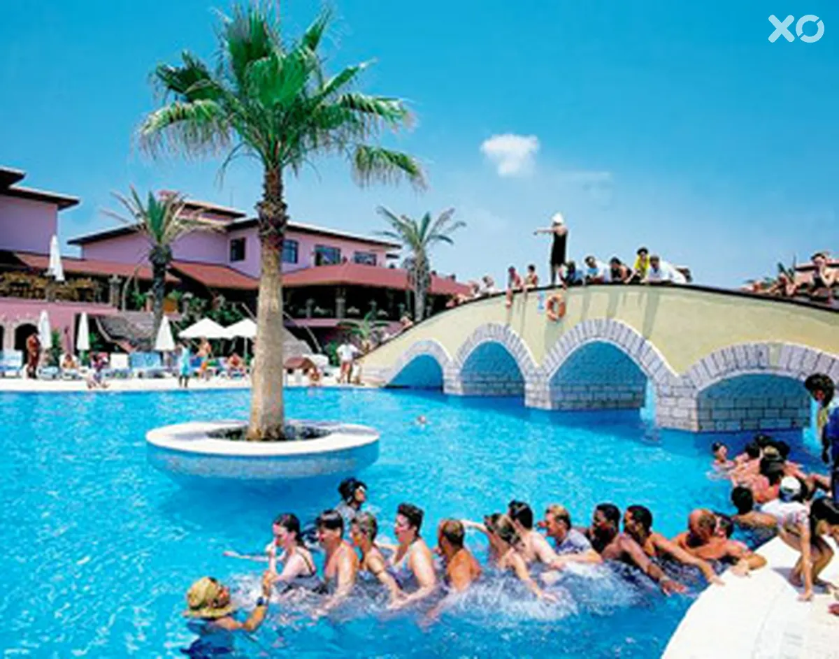 Club Grand Side