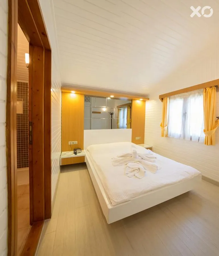 Azur Hotel