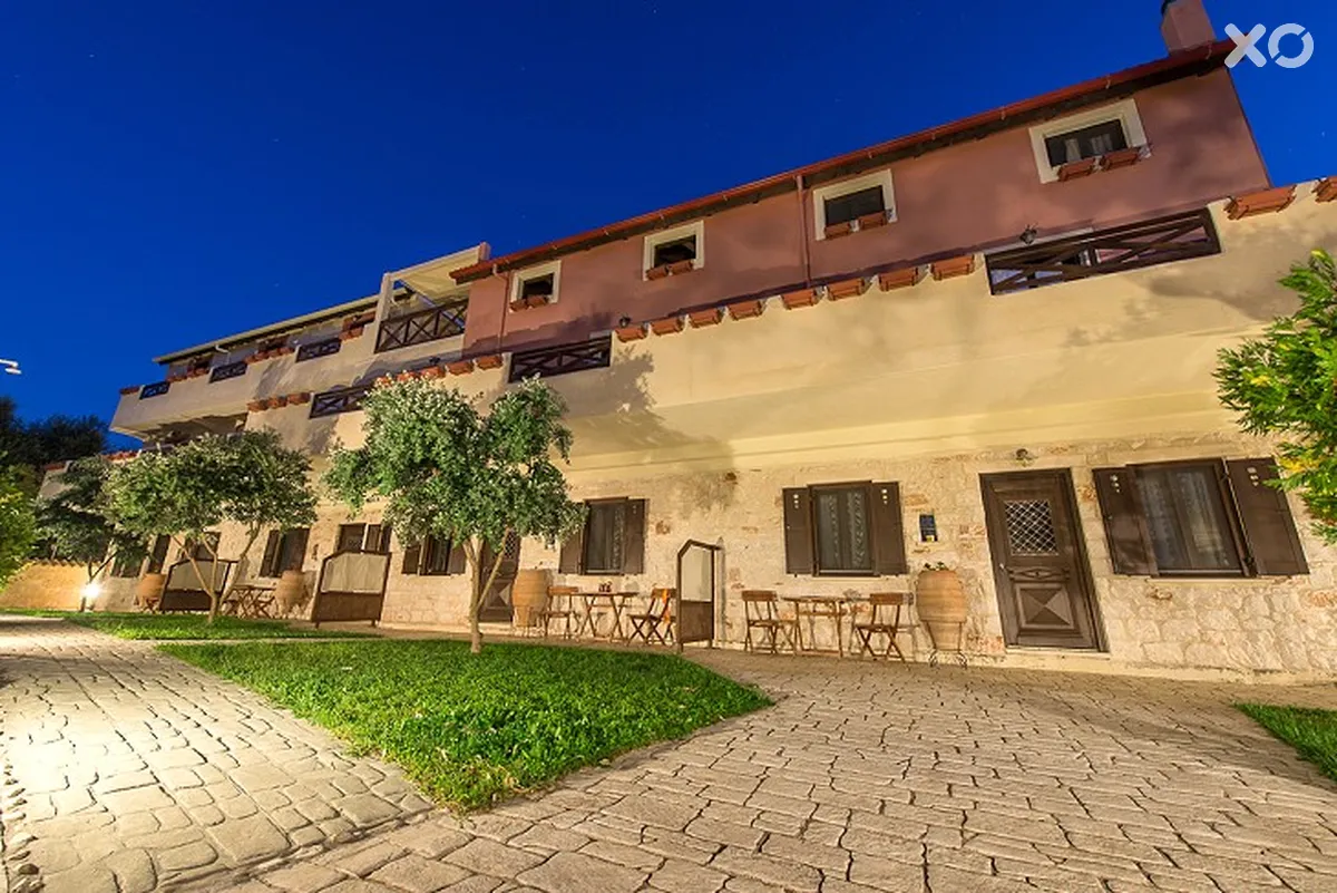 Dante's Maisonettes