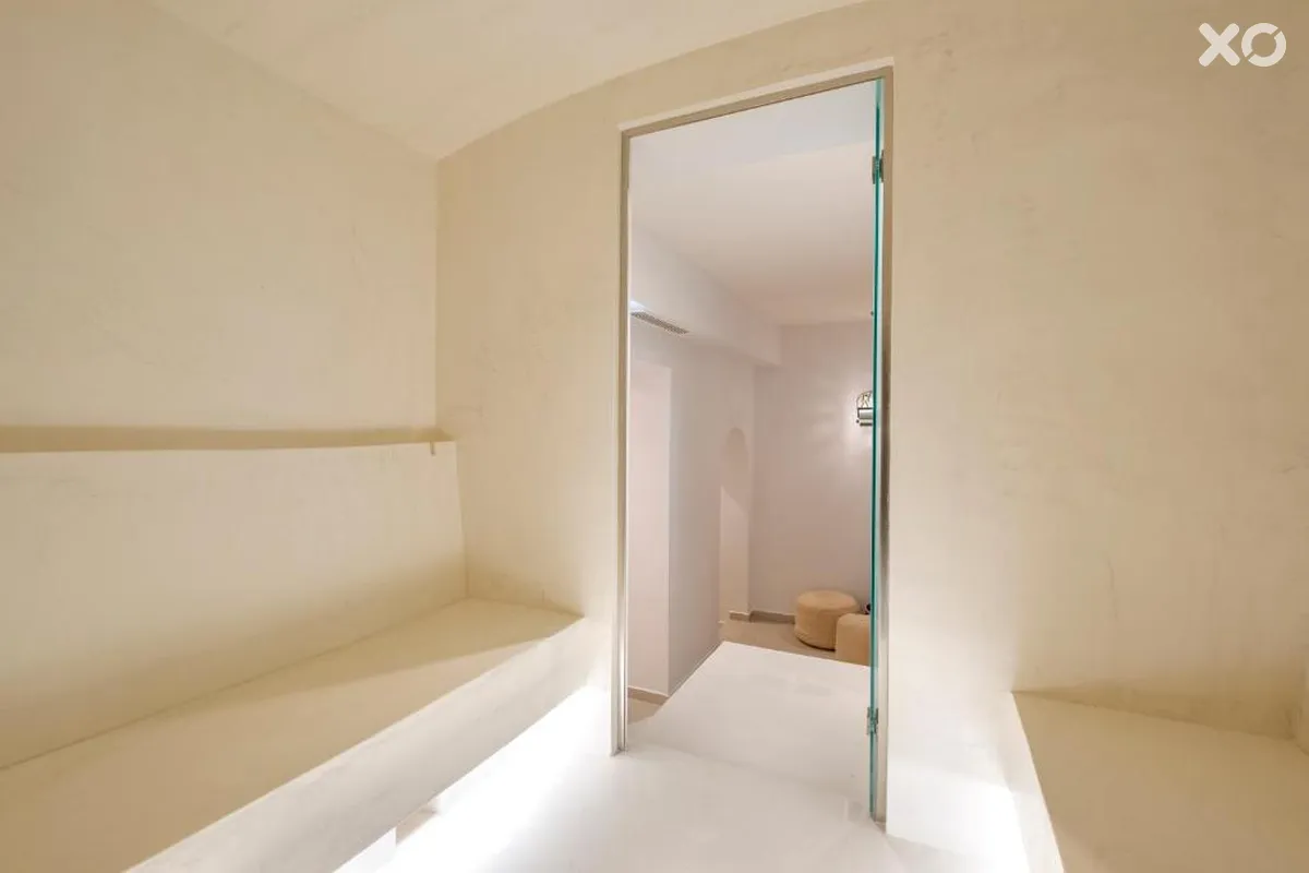 Erato Hotel