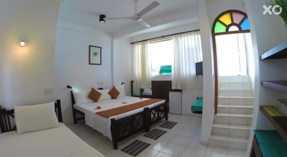 Royal Beach Hotel & Restaurant