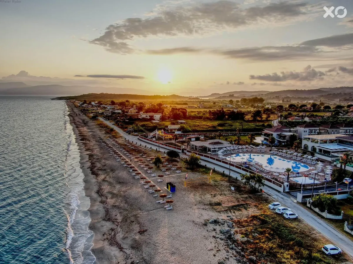 Almyros Beach Resort & Spa