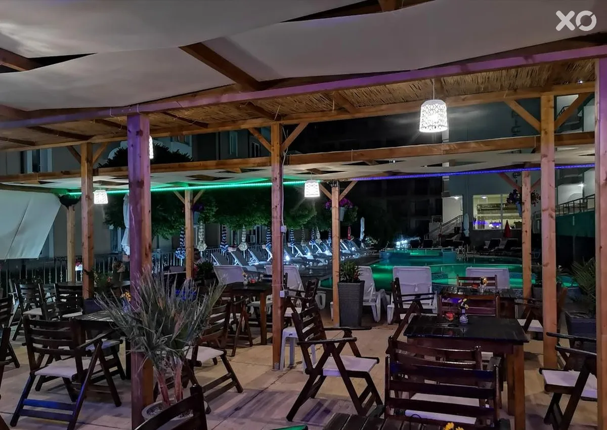 Tropics Hotel
