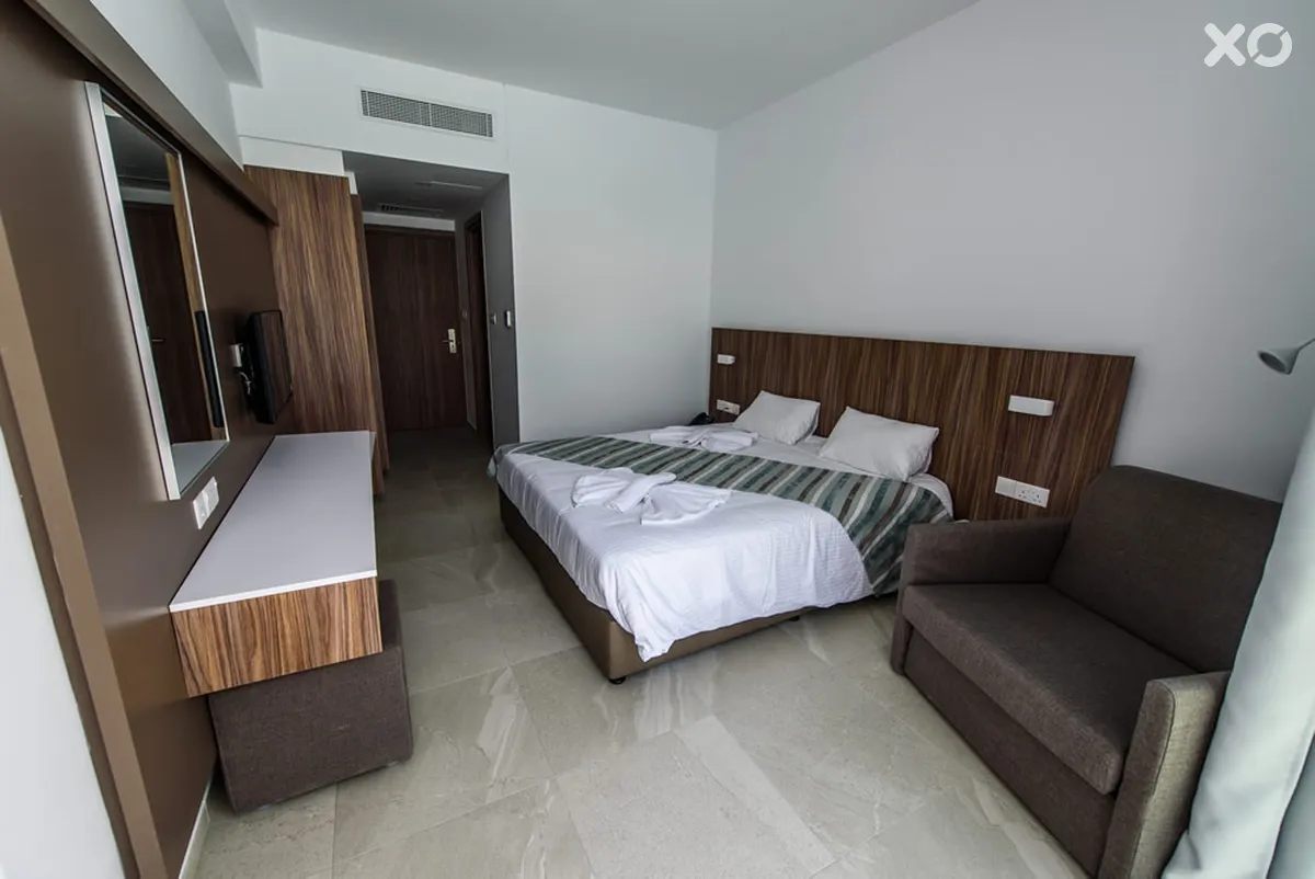 Eleana Hotel