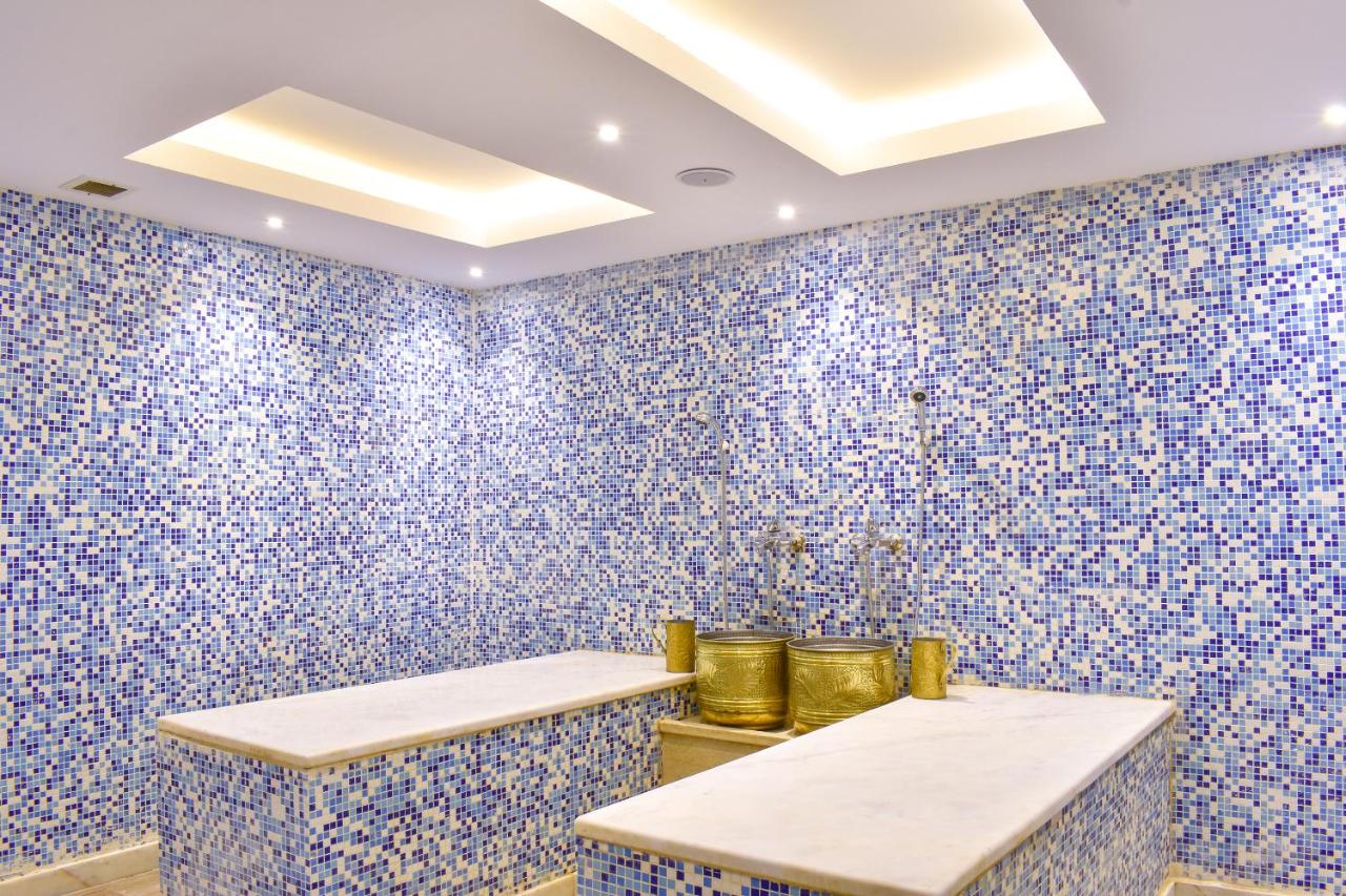 Parrotel Beach Resort