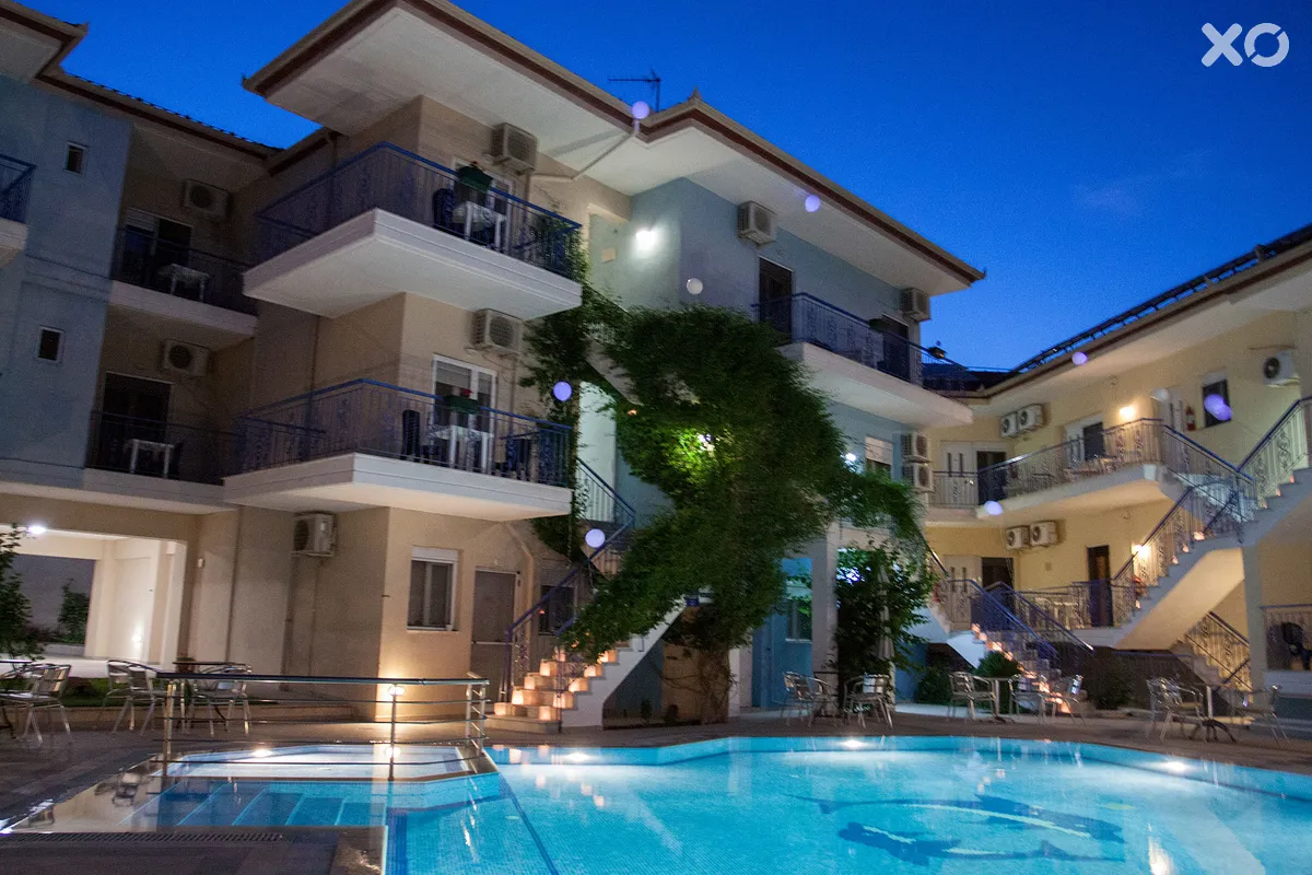 Stratos Hotel