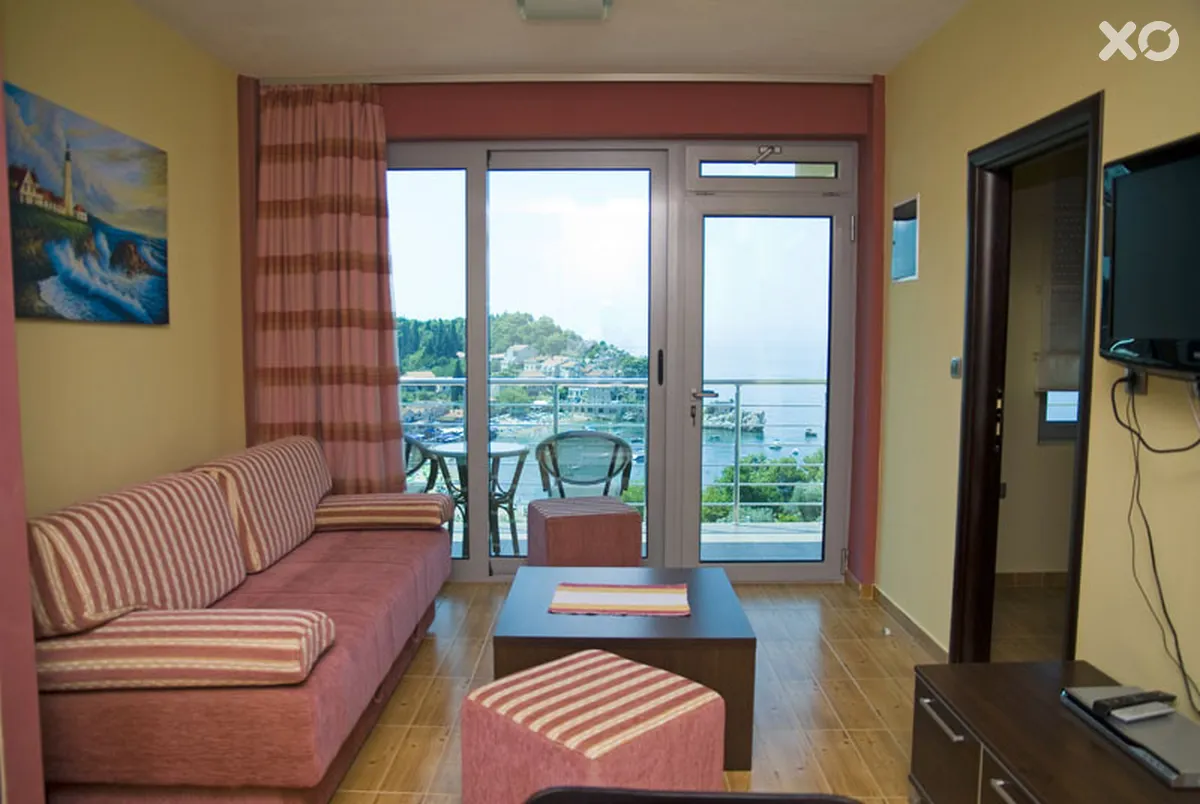 Raymond Apartments