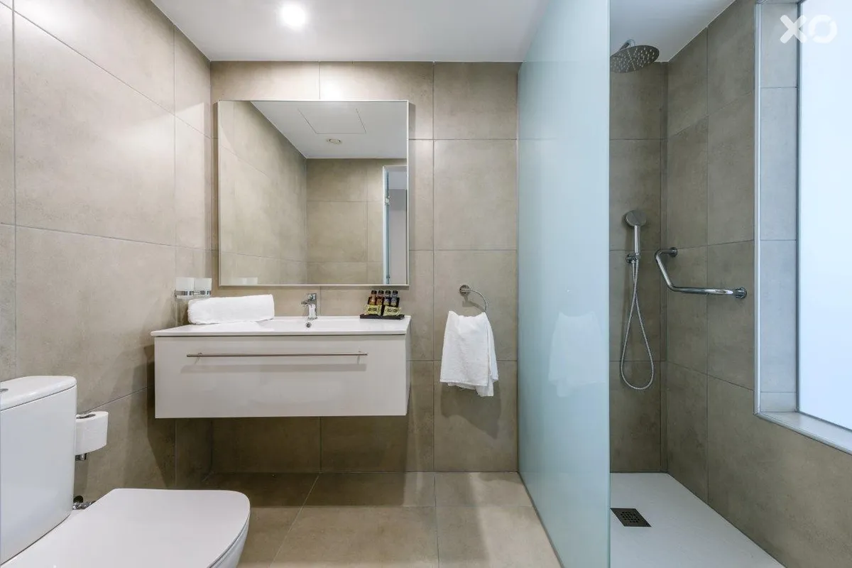 Seasons Tasia Maris Hotel