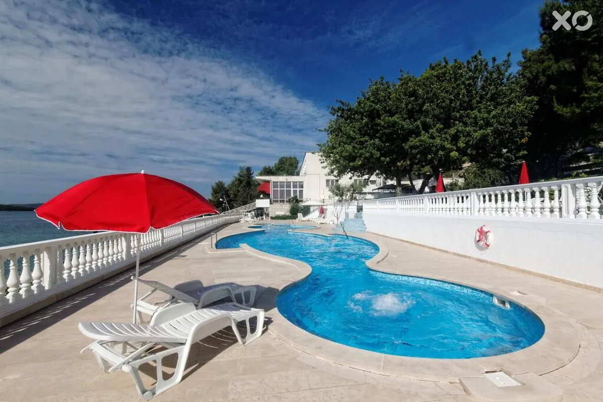 Val Hotel