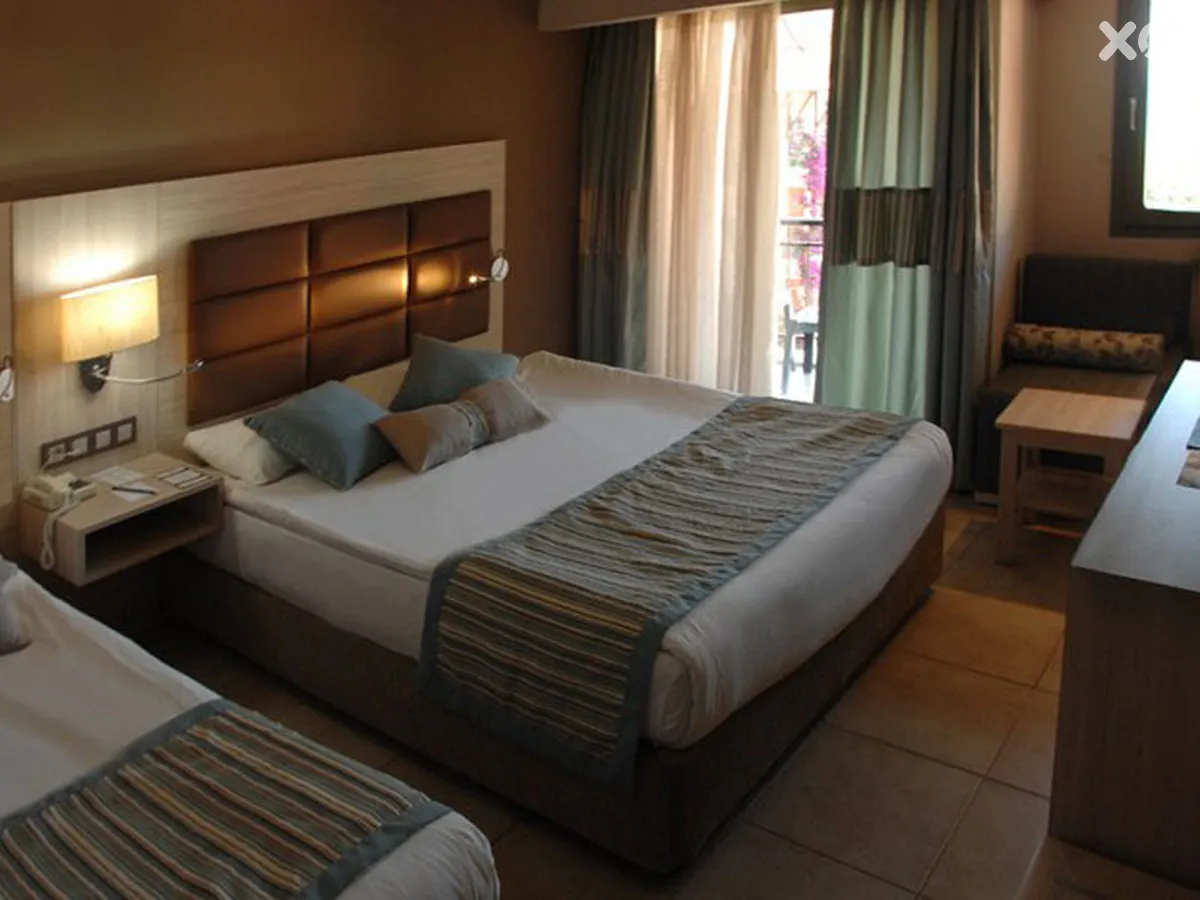 Palmeras Beach Hotel