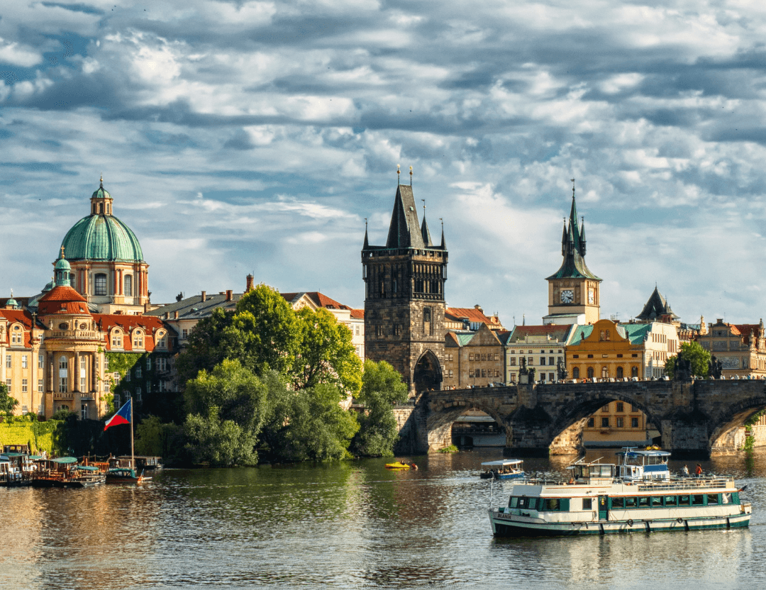 Центральна Європа без зайвих клопотів! Старі квартали, собори та комфортна дорога