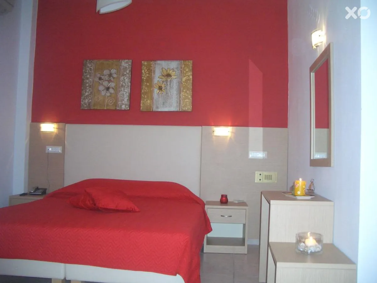 Voula Hotel & Apartments