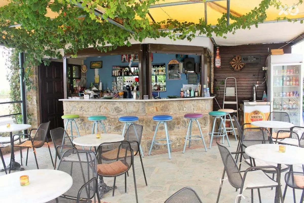 Alexandros M Hotel