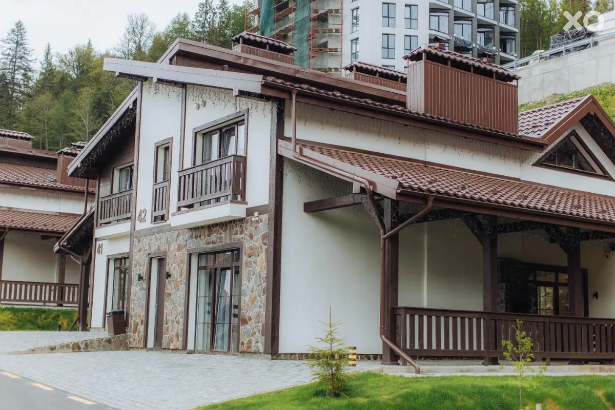 Mal'ovanka Mountain Residence