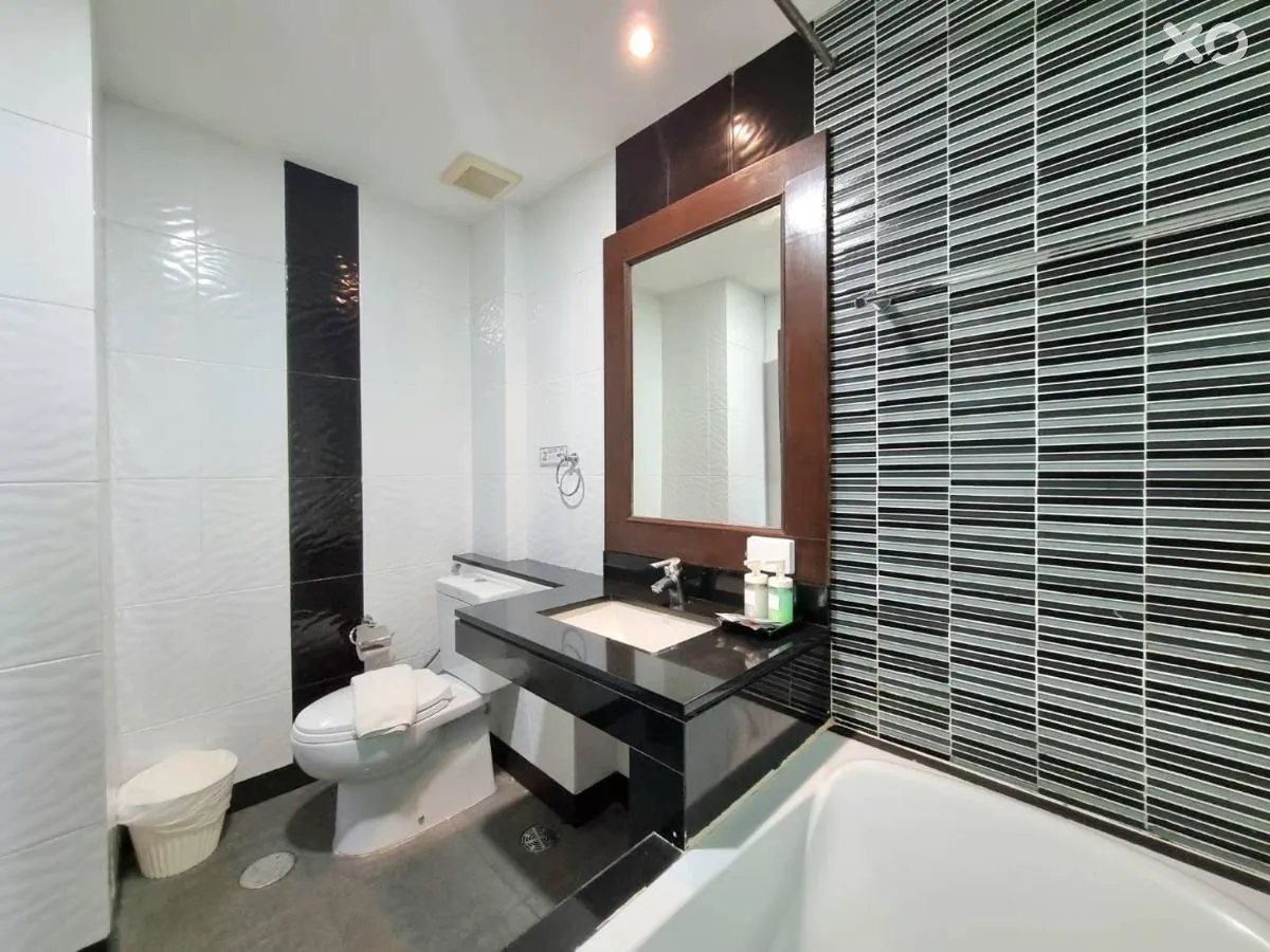 77 Patong Hotel & Spa