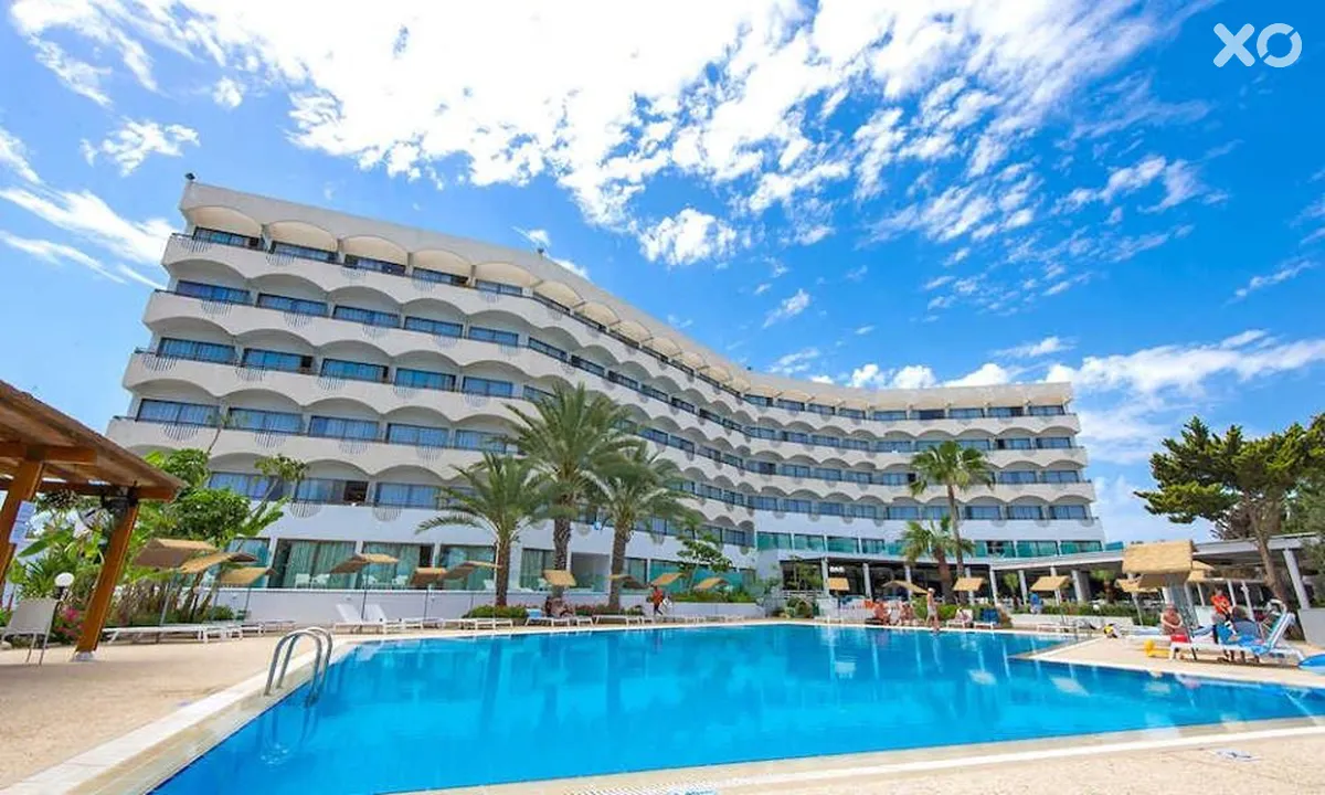 Crystal Springs Beach Hotel