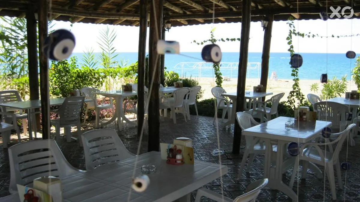 As Queen Beach Hotel
