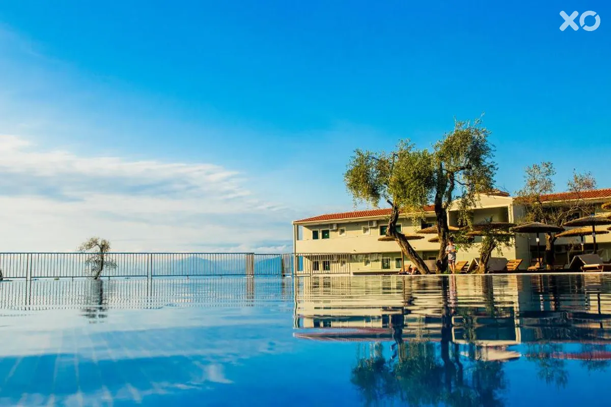 Robolla Beach Aparthotel