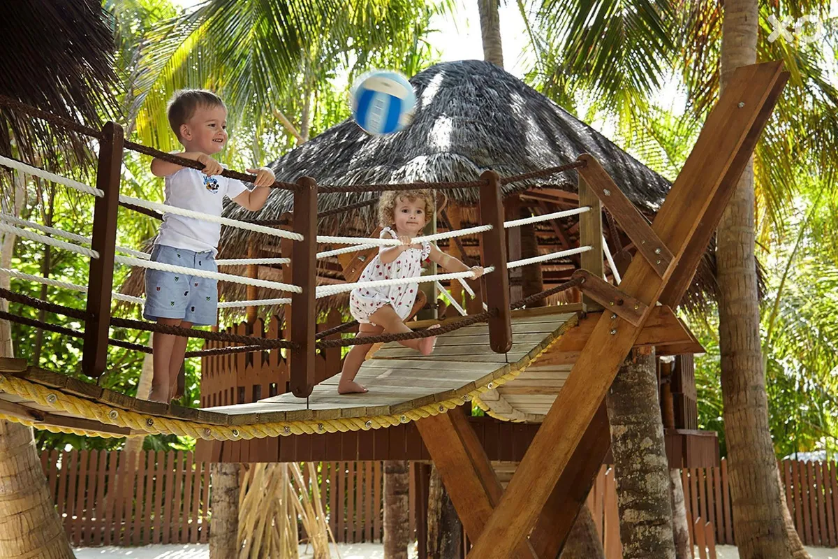 Dusit Thani Maldives Hotel