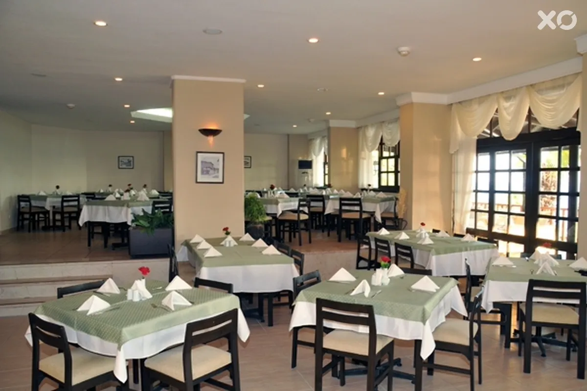 Anitas Beach Hotel