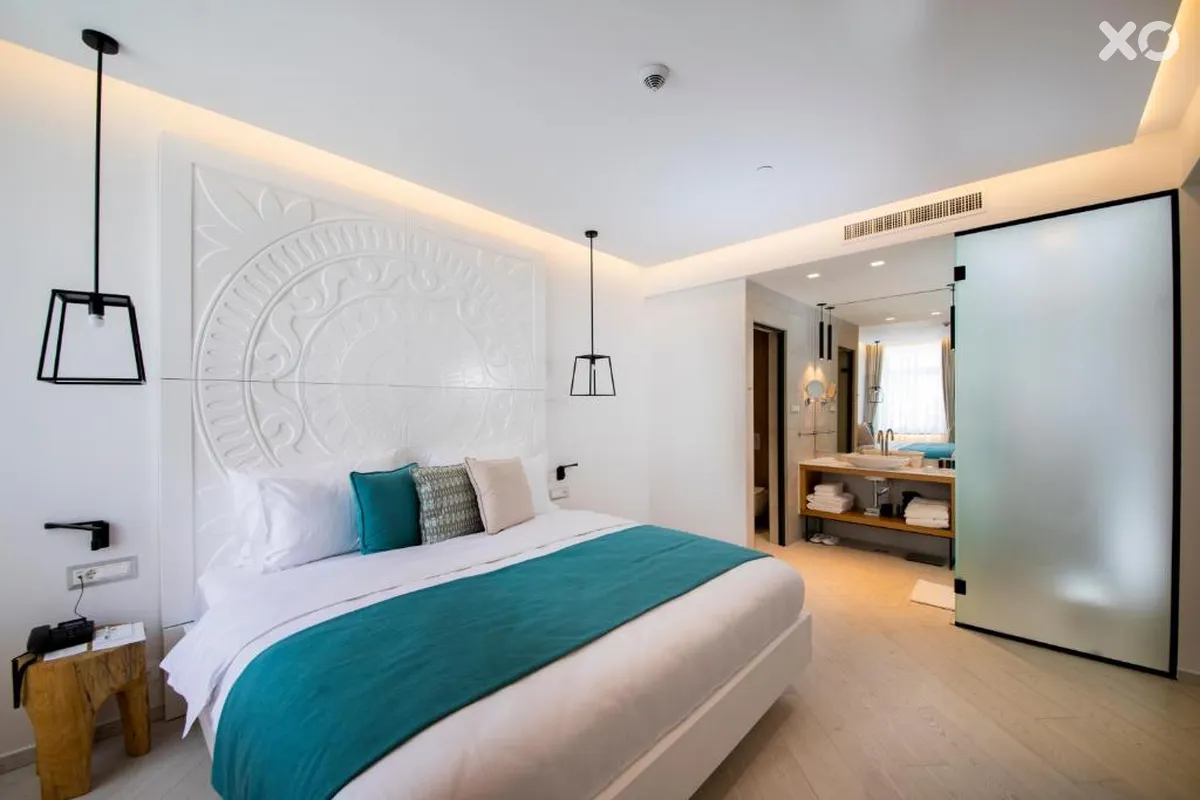 Lazure Hotel & Marina