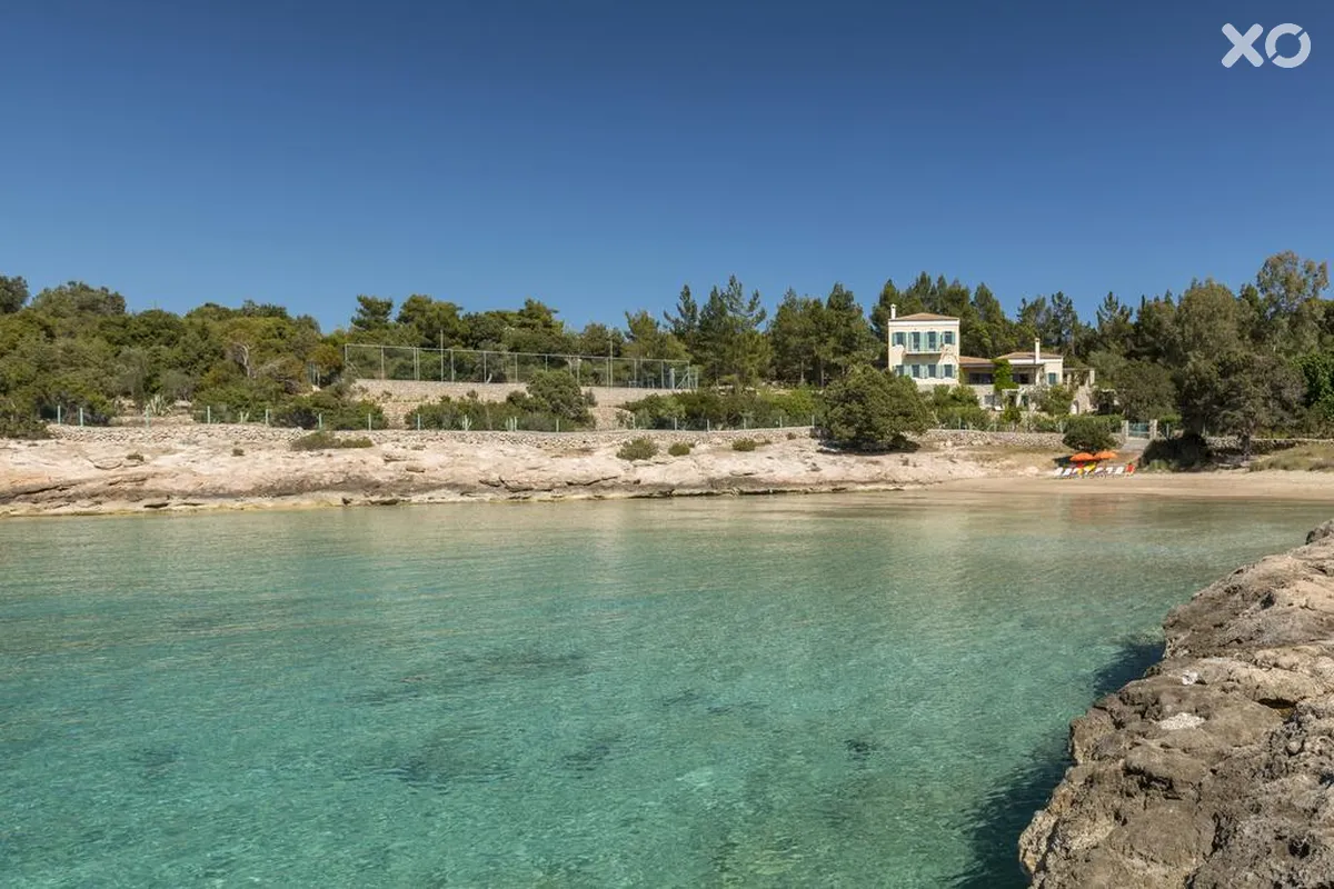Electra Beachfront Villa
