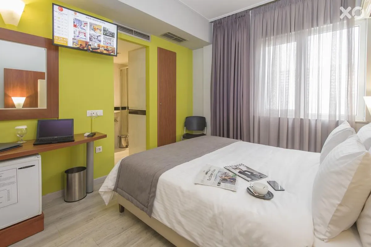 Polis Grand