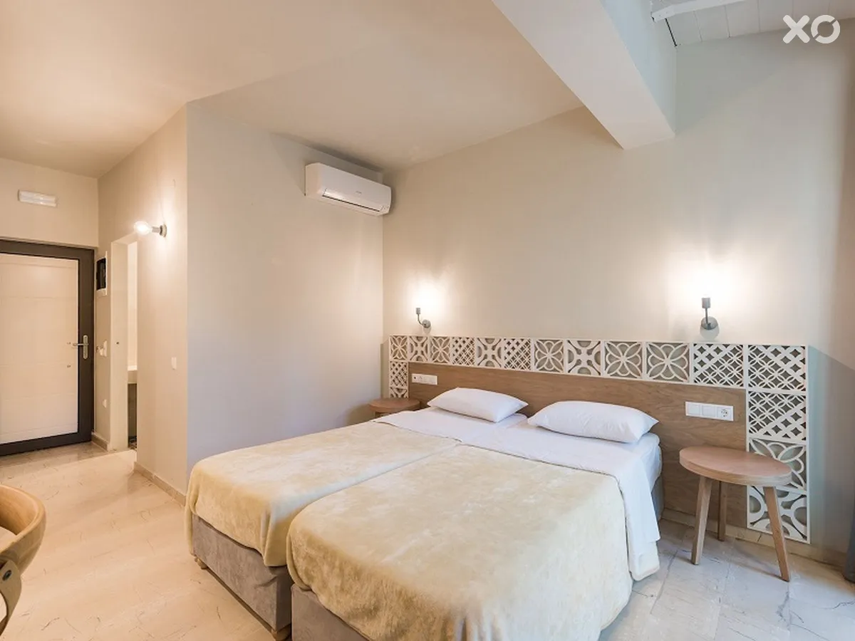 Paradise Hotel