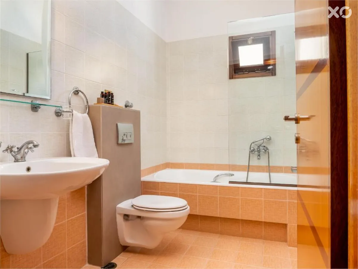 Alikes Suites & Studios