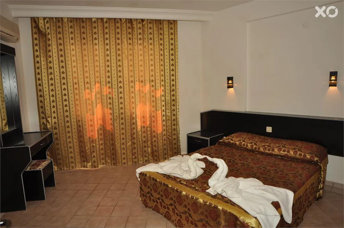 Gold Twins Family Beach Hotel