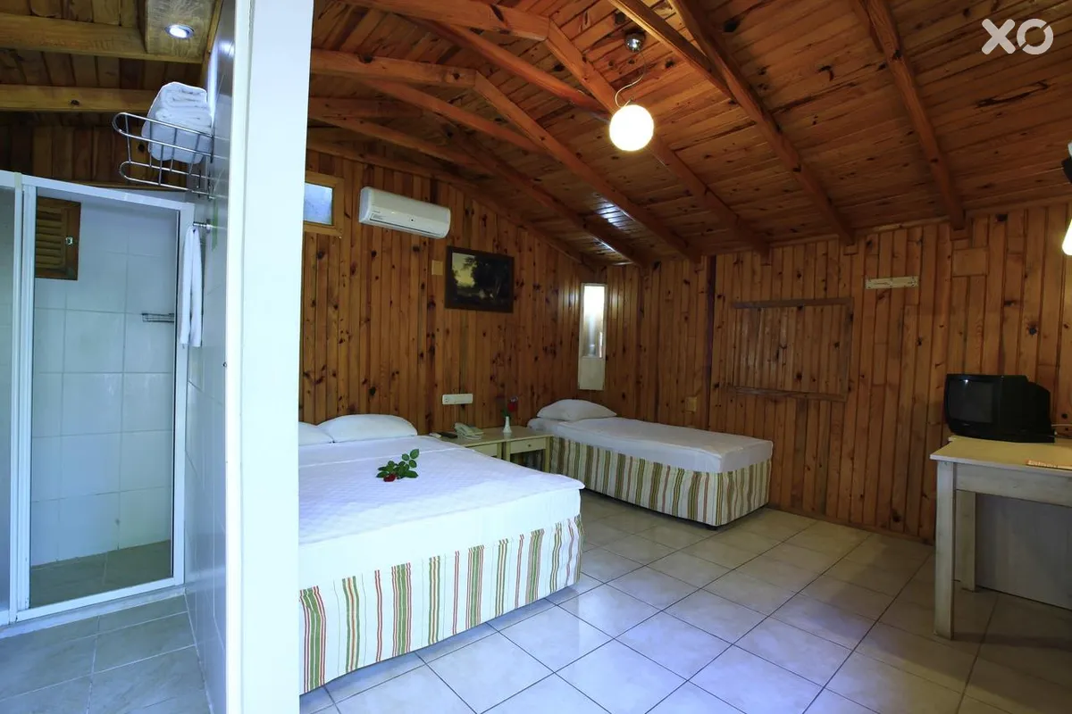 Leda Beach Hotel
