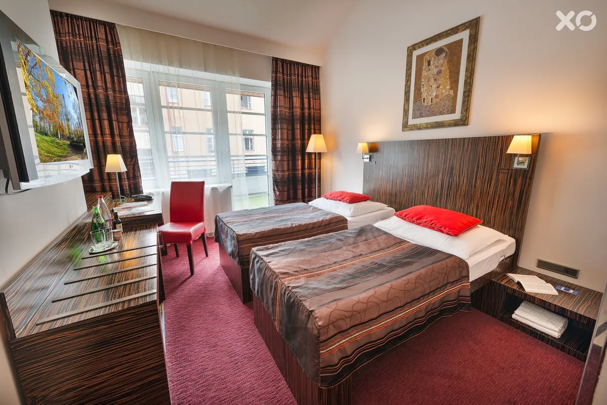Crystal Palace EA Hotel