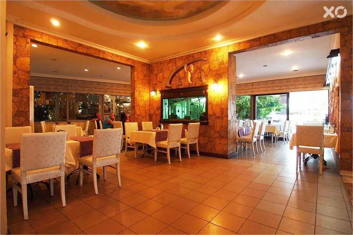 Romance Hotel