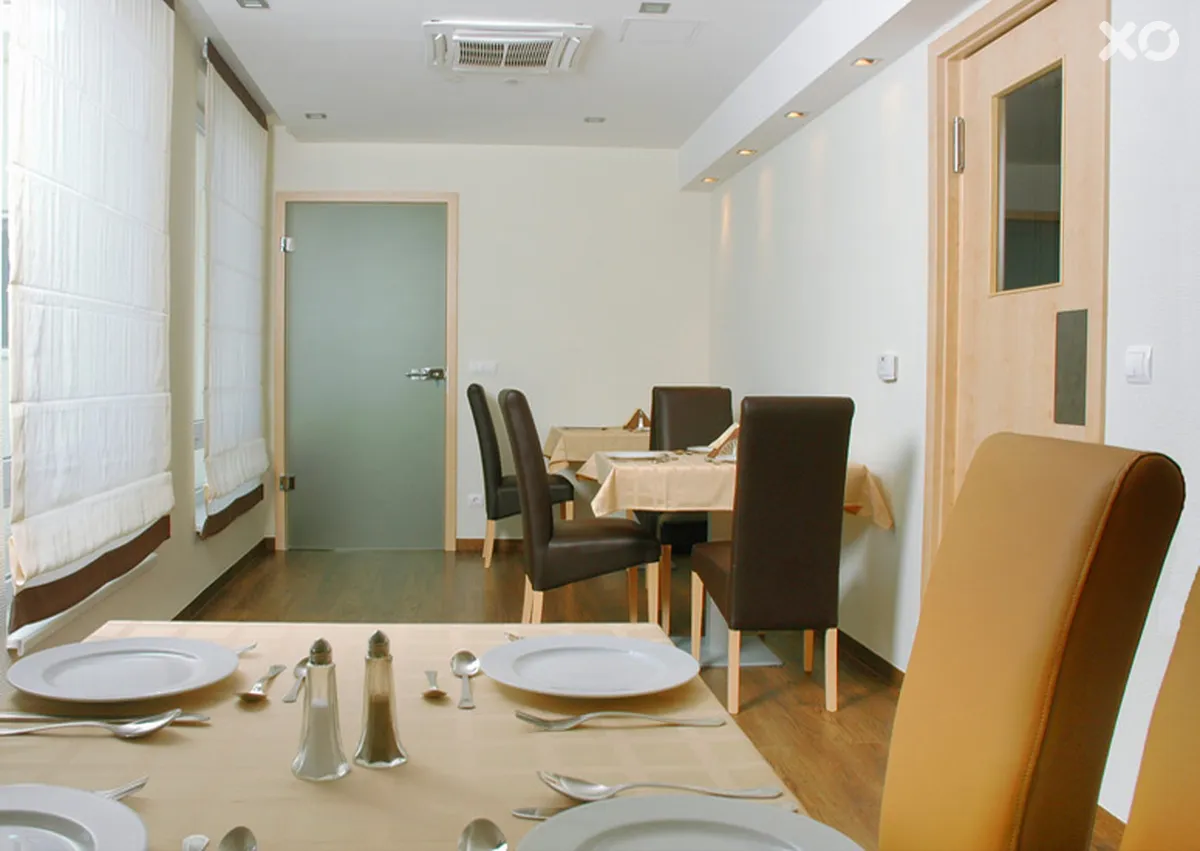 Promenade City Hotel