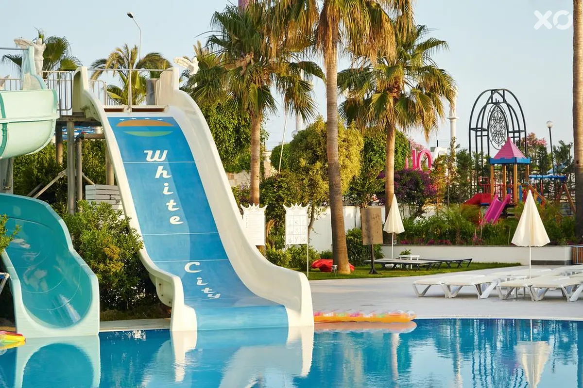 White City Beach Hotel
