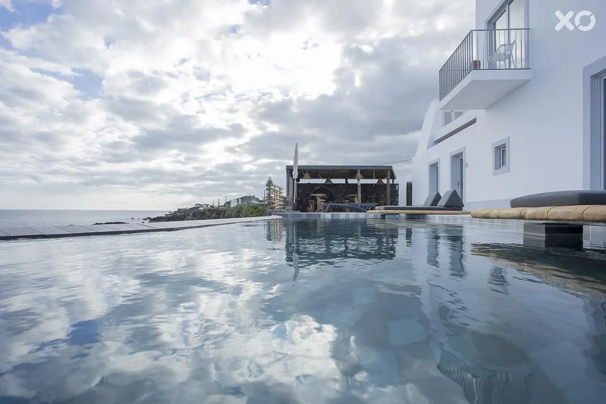 White Exclusive Suites & Villas