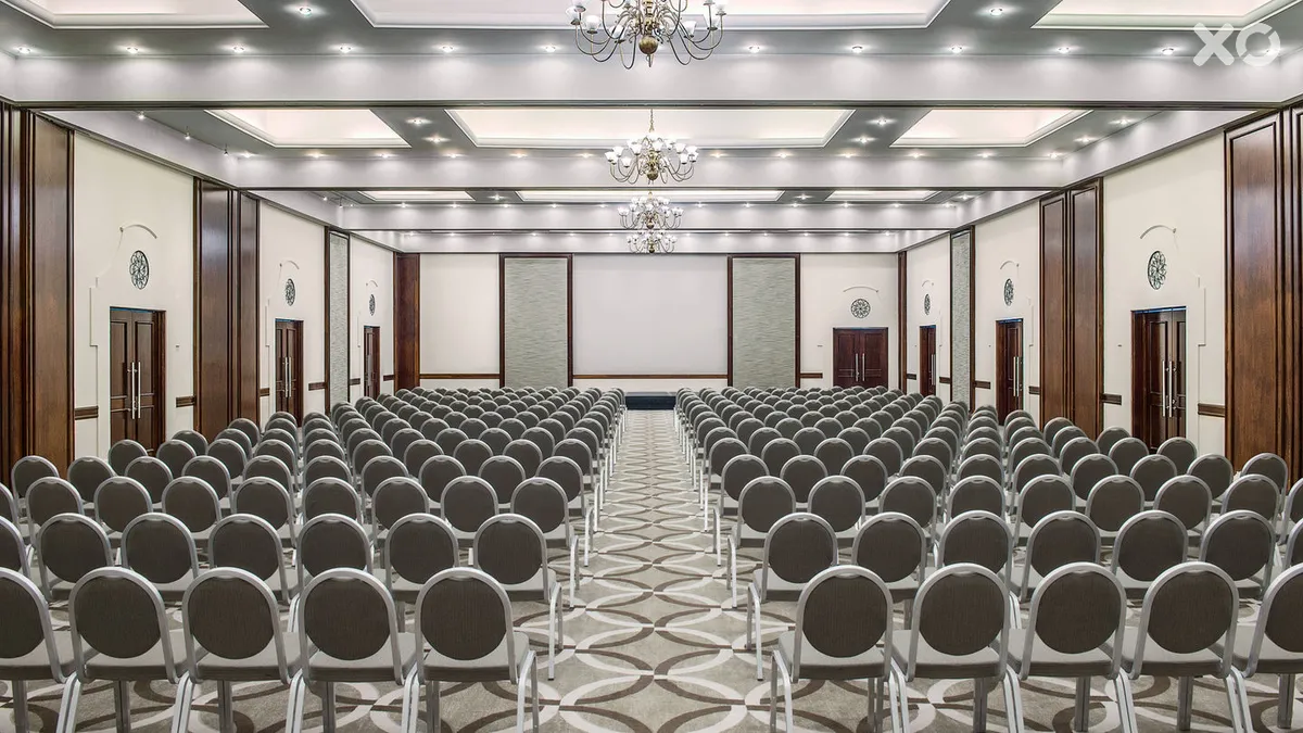Copthorne Lakeview Hotel Dubai, Green Community
