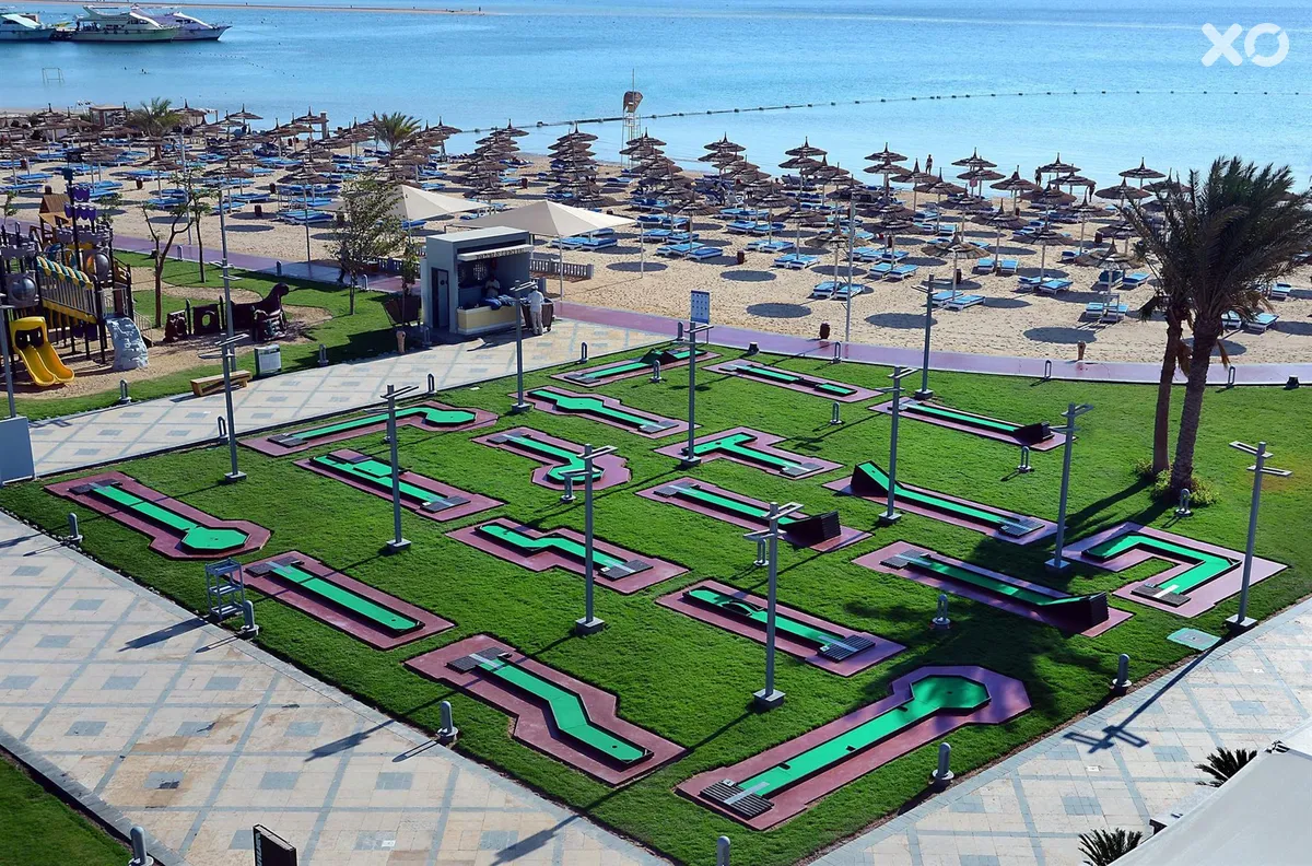 Albatros White Beach Resort