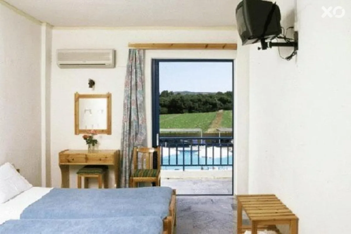 Lintzi Hotel