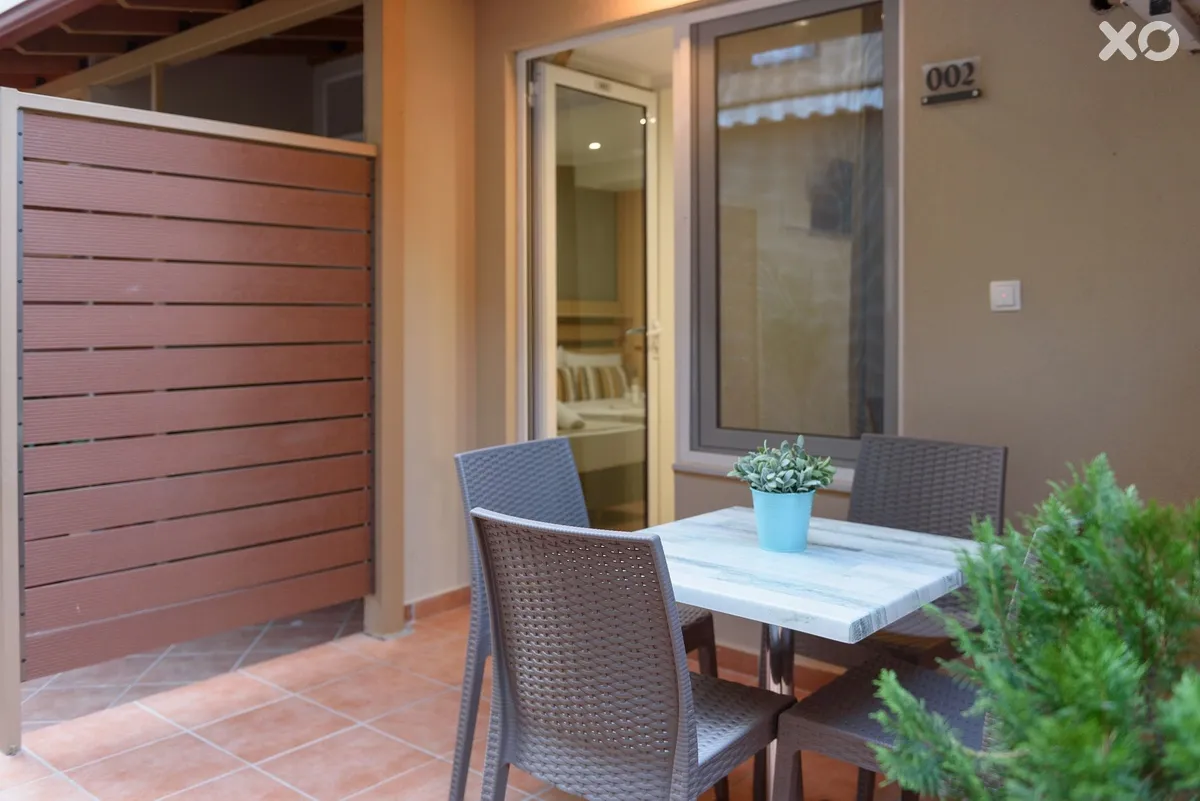 Ammos Beach Studios & Suites