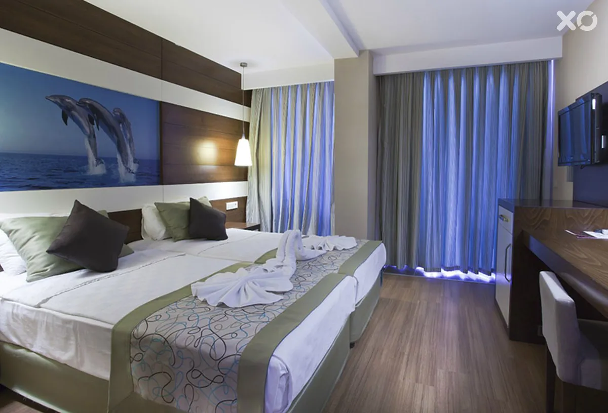 Adella Side Hotel