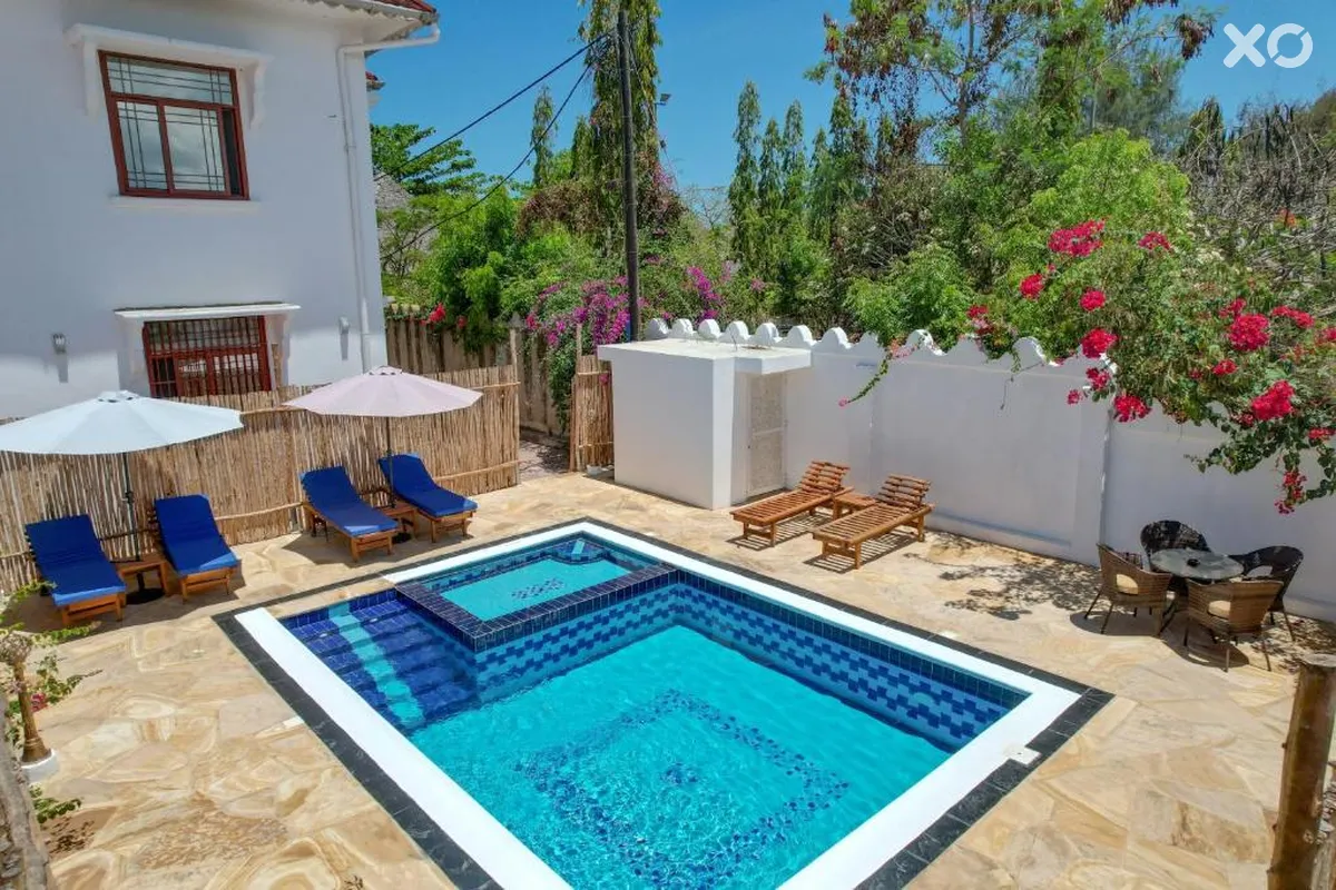 Sunny Palms Beach Bungalows