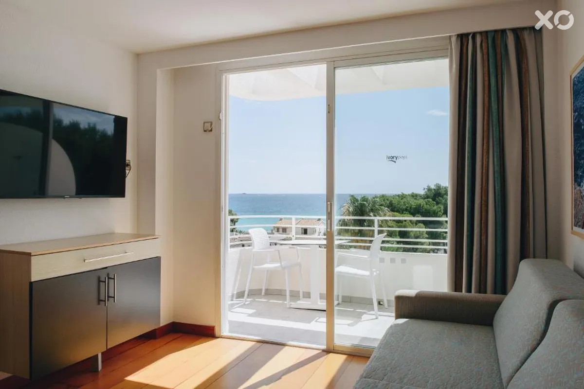 Ivory Playa Hotel